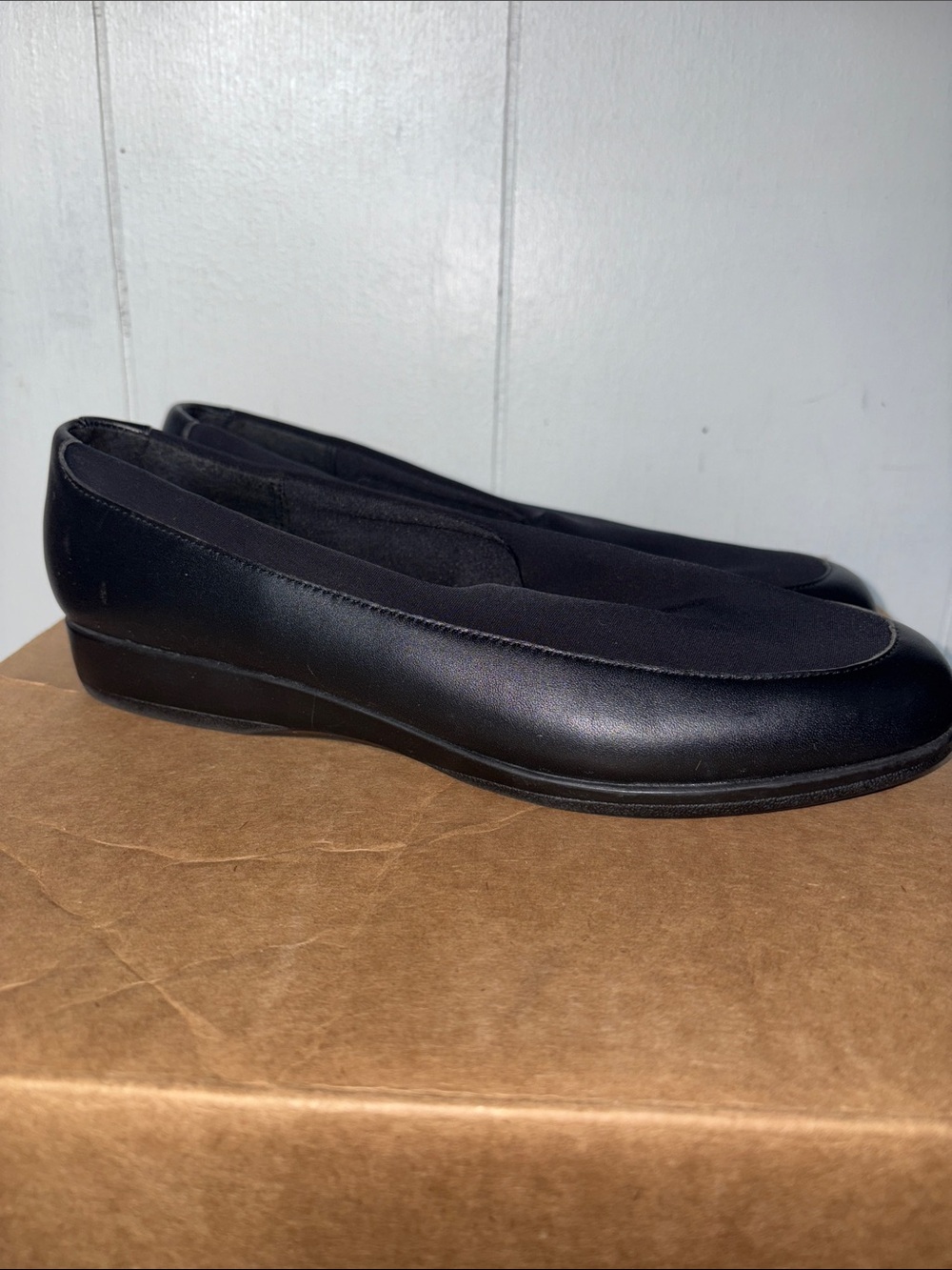 Gloria Vanderbilt Women's Black Comfort Slip-On Flats size 10M